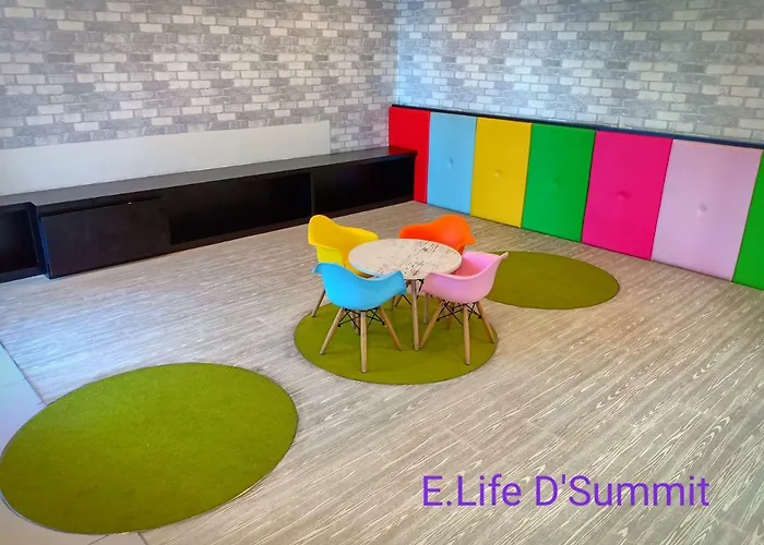 E Life D Summit Residences With Wifi & Netflix